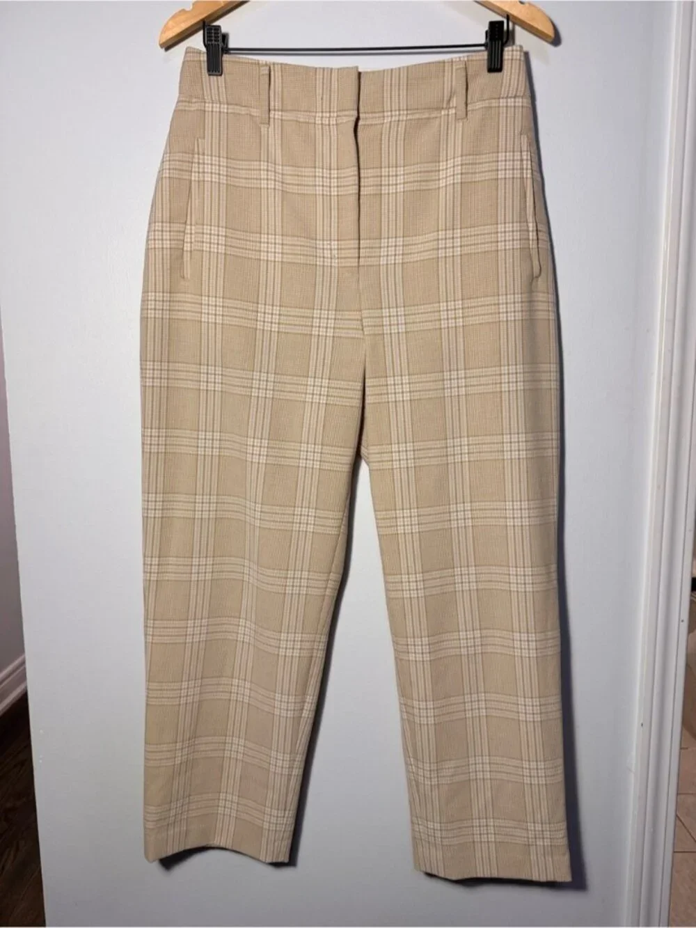 Aritzia Straight Leg Plaid Pants in Beige and Cream size 10 - Picture 3 of 8